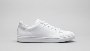 Read more about the article Best Lightweight Womens Sneakers