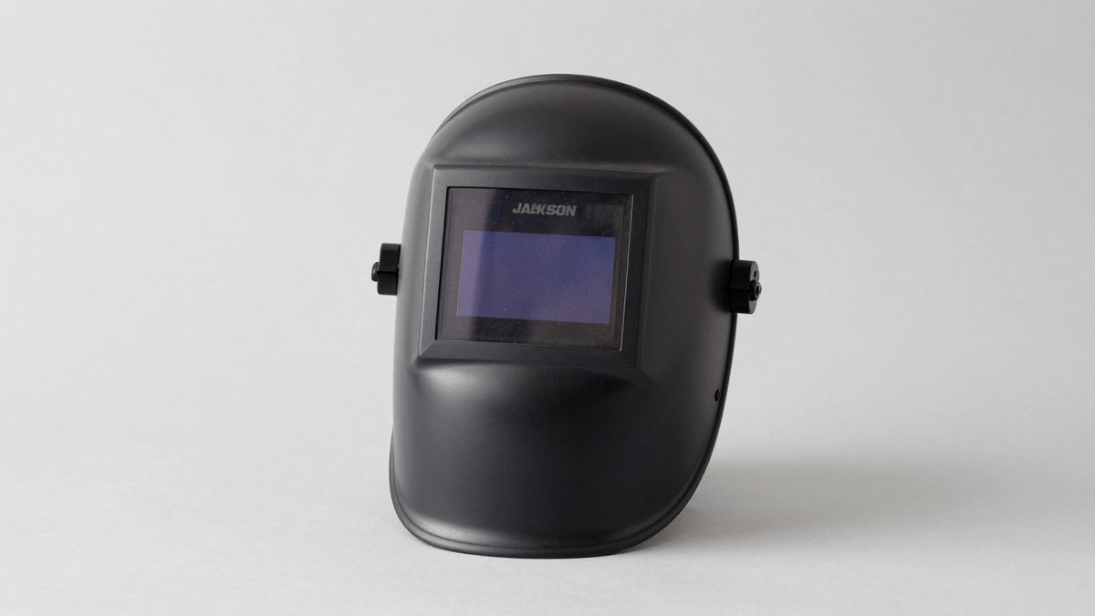 Read more about the article Jackson Welding Helmet Reviews: Top Models Compared
